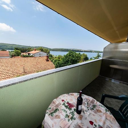 Apartments Krivicic Green Помер Екстер'єр фото